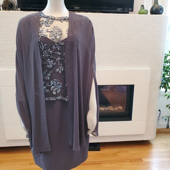 NWT 2 Pc Tahari Sequin Bodice Cocktail Dress +Cape Size 6 Pewter Gray Evening - Picture 6 of 7